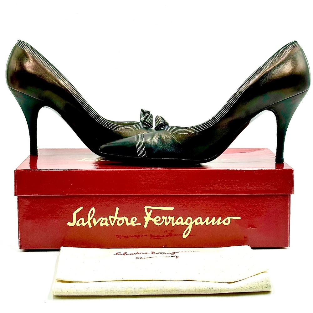 Salvatore Ferragamo "Grace" Nero Calf Pumps SZ 7.5